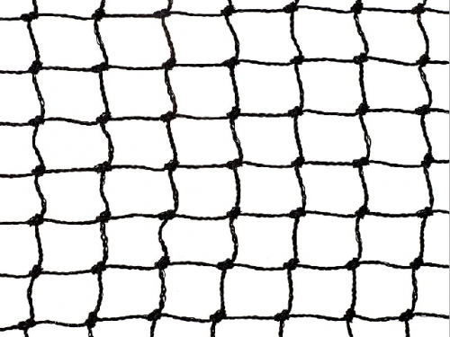 Polyethylene mesh with 2.5 x 2.5 cm mesh to size